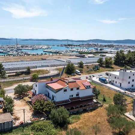 Dalmatia - Harbour Breeze *
